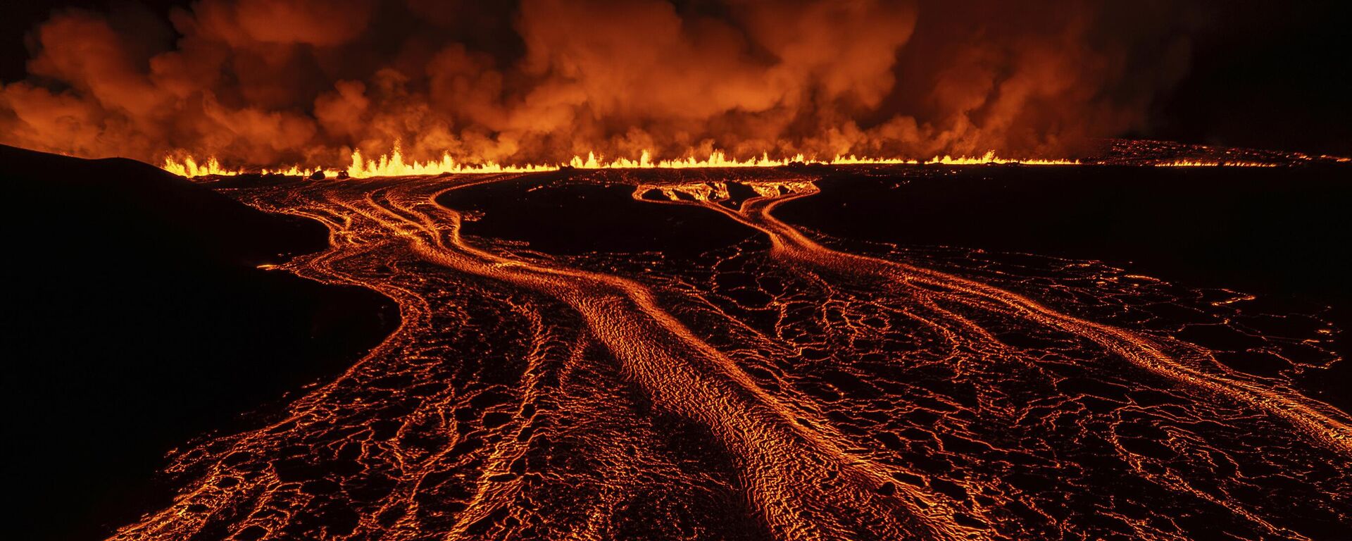 Извержение вулкана Сундхнукура в Исландии - Sputnik Mundo, 1920, 22.11.2024