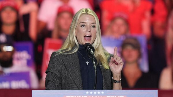 Exfiscal general de Florida, Pam Bondi - Sputnik Mundo