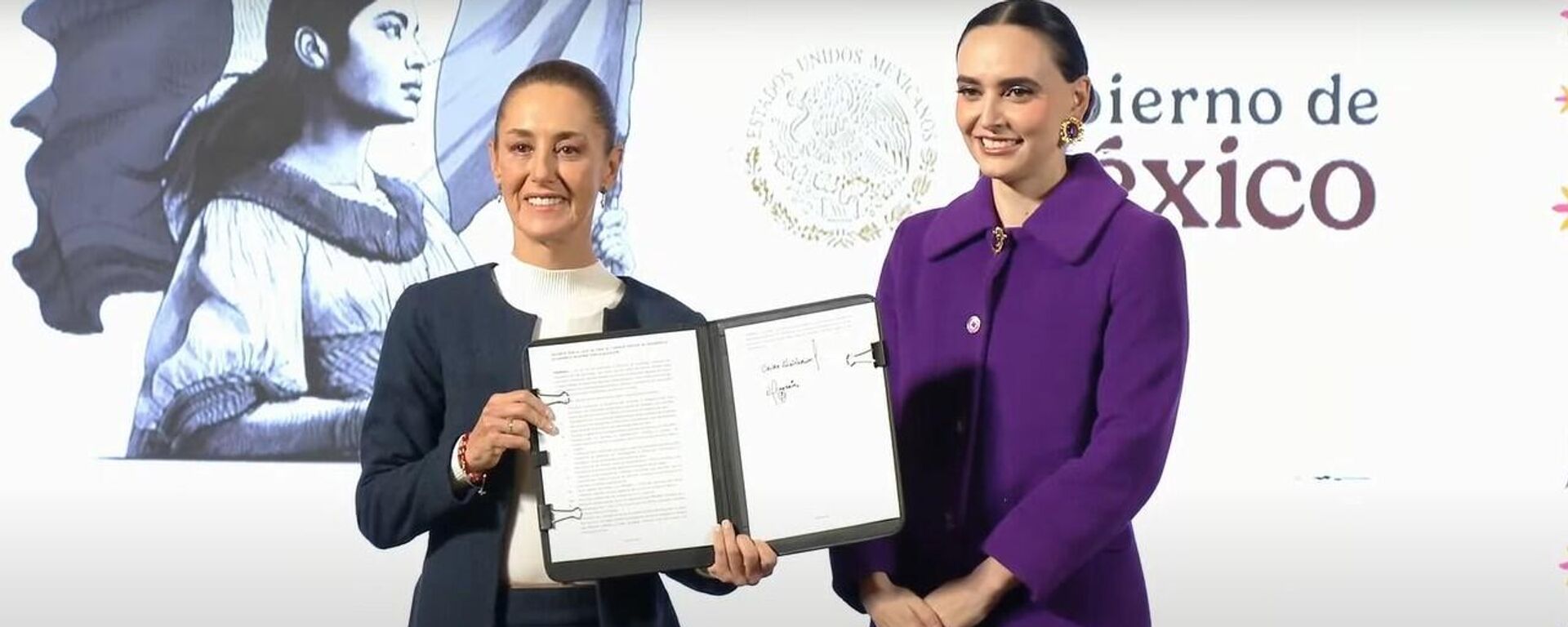 La presidenta de México, Claudia Sheinbaum, y la empresaria Altagracia Gómez, presentaron el Consejo Asesor de Desarrollo Económico Regional y Relocalización de Empresas. - Sputnik Mundo, 1920, 27.11.2024