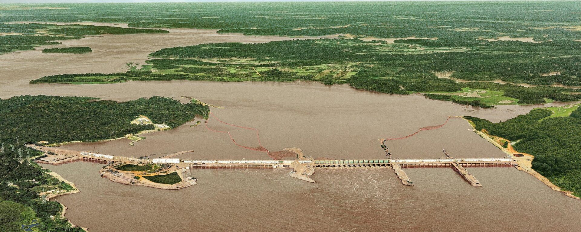 Santo Antonio en el río Madeira, una de las mayores centrales hidroeléctricas de Brasil Santo Antonio en el río Madeira, una de las mayores centrales hidroeléctricas de Brasil - Sputnik Mundo, 1920, 05.12.2024