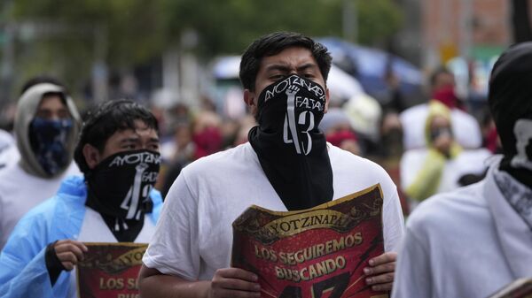 La desaparición de los 43 estudiantes normalistas de Ayotzinapa es un pendiente para el Gobierno de México. - Sputnik Mundo