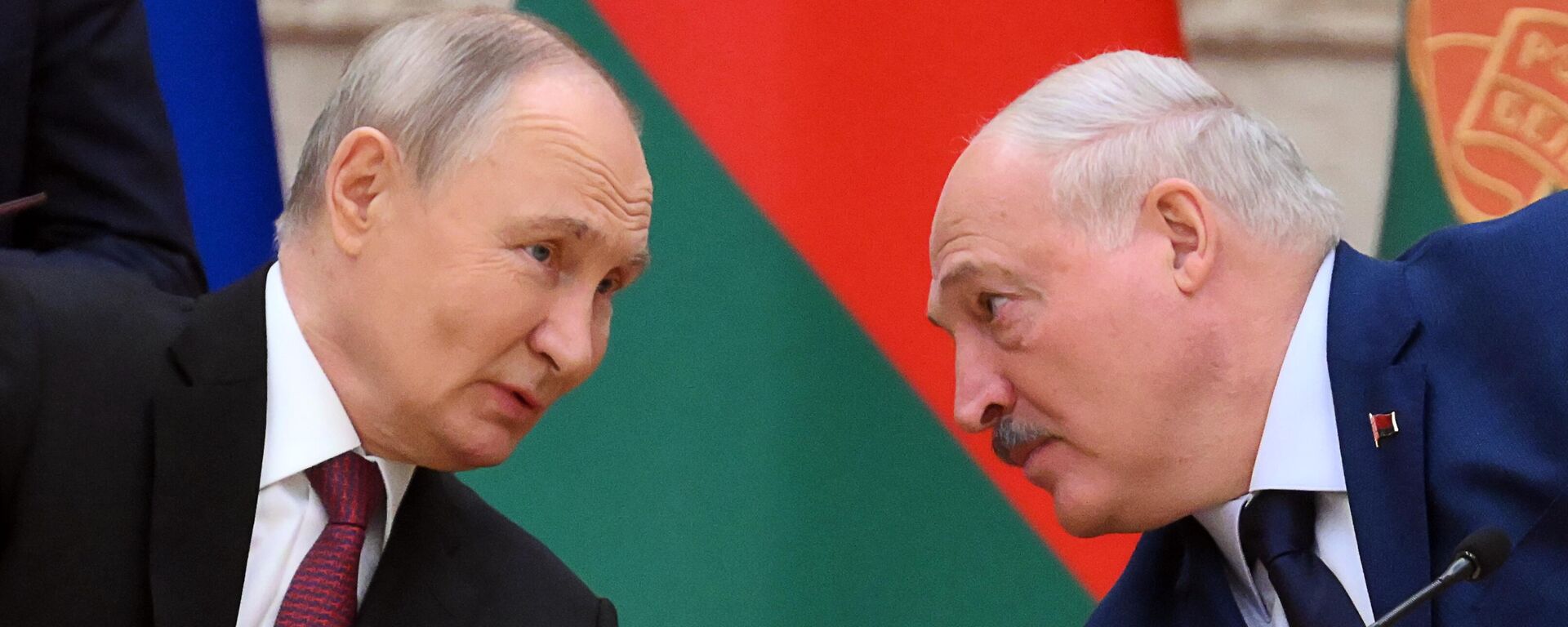 El presidente ruso, Vladímir Putin, y su homólogo bielorruso, Alexandr Lukashenko El presidente ruso, Vladímir Putin, y su homólogo bielorruso, Alexandr Lukashenko - Sputnik Mundo, 1920, 06.12.2024