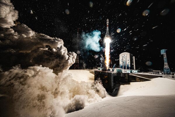 Lanzamiento del cohete Soyuz-2.1a con la etapa superior Fregat y el radar Kondor-FKA n.º 2 desde el cosmódromo de Vostochni, Rusia. - Sputnik Mundo
