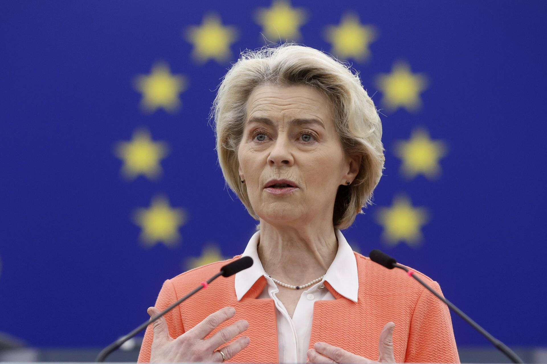 Ursula von der Leyen, presidenta de la Comisión Europea, pronuncia su discurso en el marco de la preparación de la reunión del Consejo Europeo, el 12 de marzo de 2024 en Estrasburgo, Francia - Sputnik Mundo, 1920, 21.01.2026