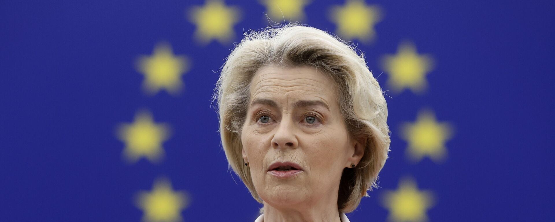 Ursula von der Leyen, presidenta de la Comisión Europea, pronuncia su discurso en el marco de la preparación de la reunión del Consejo Europeo, el 12 de marzo de 2024 en Estrasburgo, Francia - Sputnik Mundo, 1920, 27.04.2025