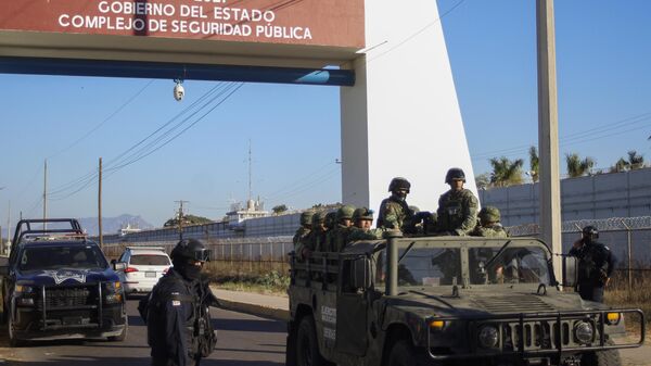 Patrulla militar y policial mexicana en Culiacán, estado de Sinaloa, México, 6 de enero de 2023 (imagen referencial) - Sputnik Mundo
