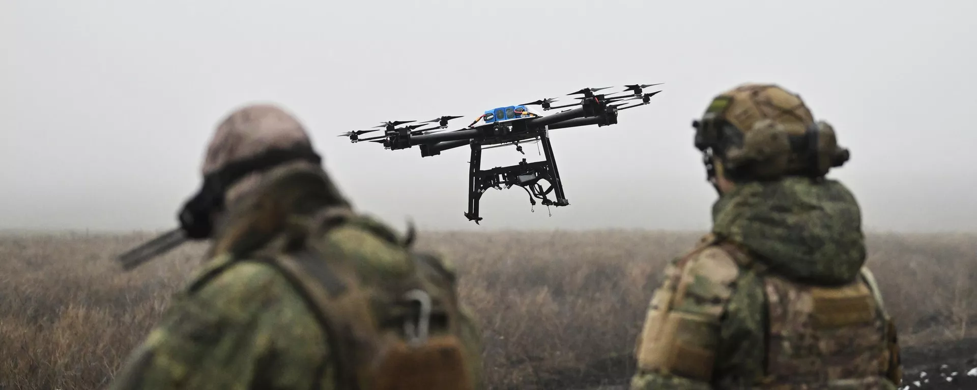 Operadores de drones rusos en la zona de la operación militar especial en Ucrania - Sputnik Mundo, 1920, 24.05.2025