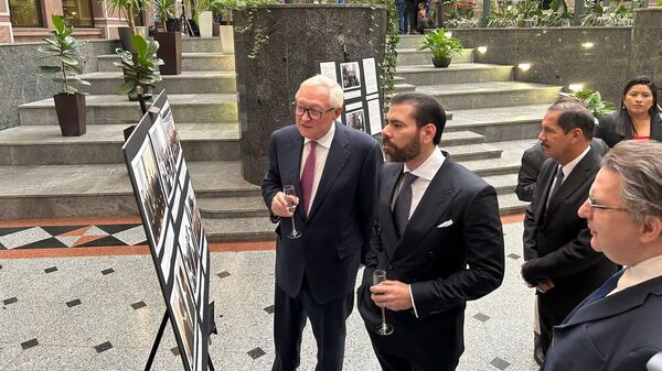 El viceministro de Exteriores ruso, Serguéi Riabkov, y el representante especial del presidente nicaragüense para los asuntos con Rusia, Laureano Ortega Murillo - Sputnik Mundo