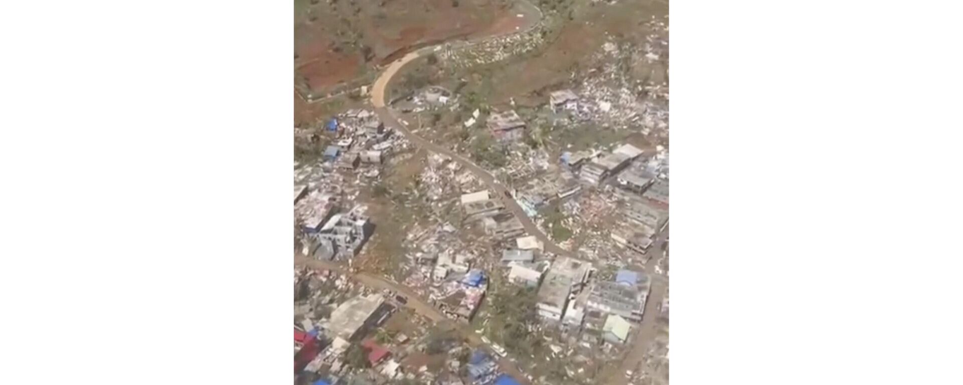 Una toma aérea de las consecuencias del ciclón Chido en Mayotte, territorio francés de ultramar - Sputnik Mundo, 1920, 16.12.2024