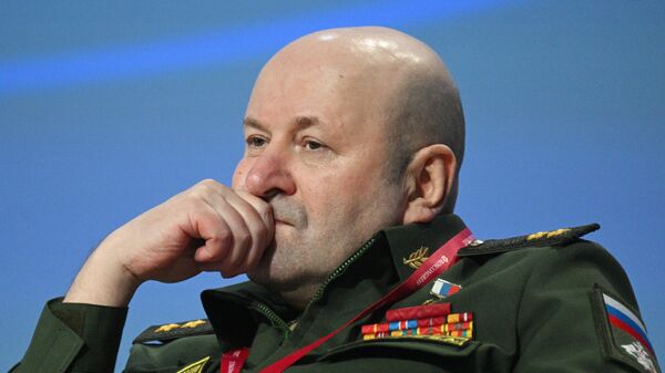 El teniente general Ígor Kirílov, jefe de las tropas de protección radiológica, química y biológica de las Fuerzas Armadas de Rusia - Sputnik Mundo