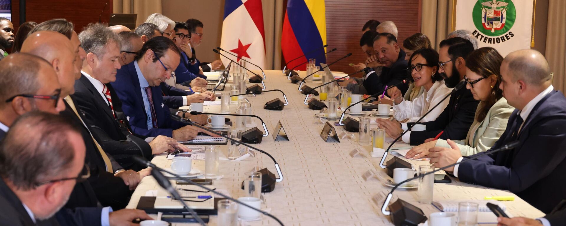 Reunión entre los Gobiernos de Colombia y Panamá para el proyecto de interconexión energética - Sputnik Mundo, 1920, 17.12.2024