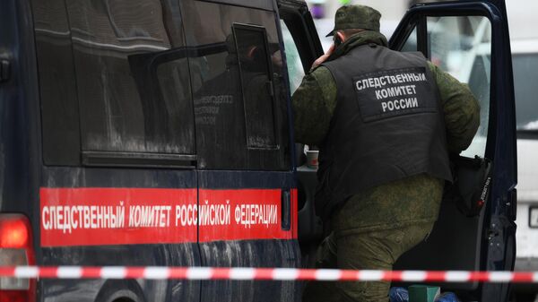 Un miembro del Comité de Investigación en el lugar del atentado en el que murieron el teniente general Ígor Kirílov, jefe de las Tropas de Protección Radiológica, Química y Biológica de las Fuerzas Armadas rusas, y su asistente - Sputnik Mundo