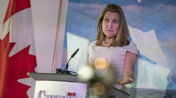 La exministra de Finanzas de Canadá, Chrystia Freeland - Sputnik Mundo
