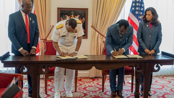 Firma de acuerdo entre autoridades de Trinidad y Tobago y el Comando Sur de EEUU - Sputnik Mundo