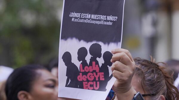 Protesta ante la fiscalía por la desaparición de cuatro niños en Ecuador - Sputnik Mundo