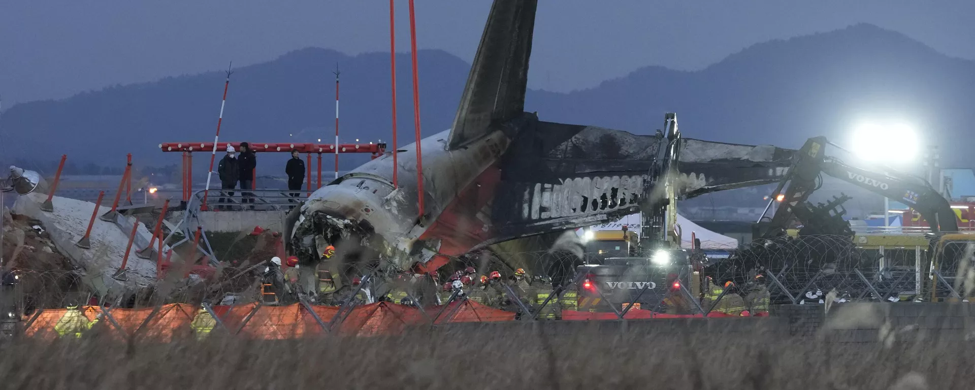 Labores de rescate en el Aeropuerto Internacional de Muan - Sputnik Mundo, 1920, 31.12.2024