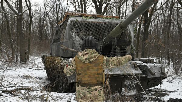 Un soldado ruso durante la operación militar especial - Sputnik Mundo