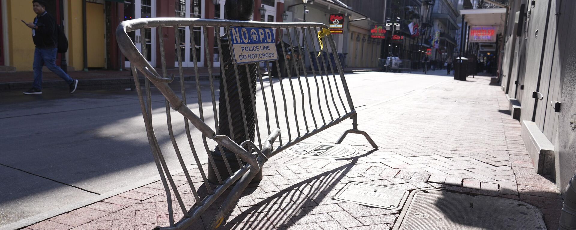 La escena después de que un exveterano del Ejército estadounidense atropelló una multitud en el centro histórico de Nueva Orleans el día de Año Nuevo - Sputnik Mundo, 1920, 02.01.2025