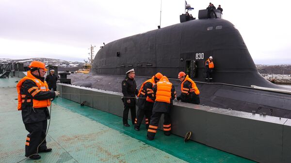 El submarino Yasen-M en la bahía de Nerpichia, región de Múrmansk. - Sputnik Mundo