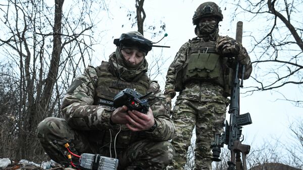 Soldados rusos en la zona de la operación militar especial  - Sputnik Mundo