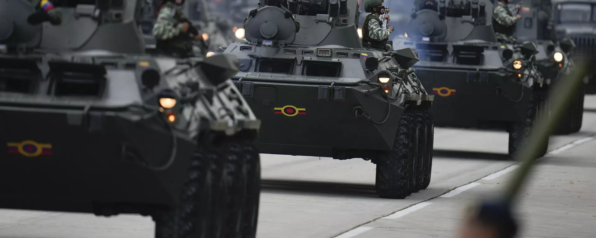 Un desfile de la Fuerza Armada Nacional Bolivariana  - Sputnik Mundo, 1920, 10.01.2025