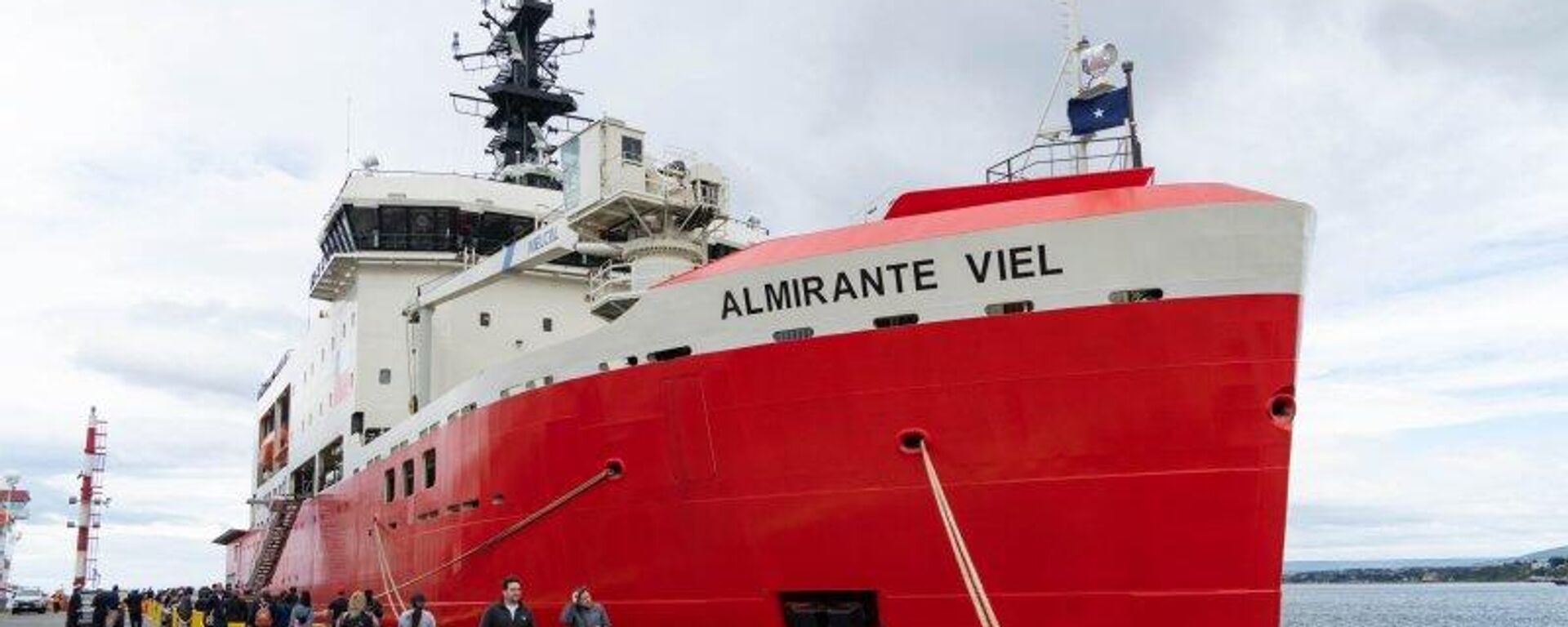 El rompehielos chileno 'Almirante Viel' en el puerto de la ciudad de Punta Arenas - Sputnik Mundo, 1920, 15.01.2025