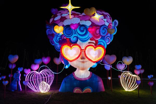 Las exposiciones combinan cultura tradicional y estética moderna. - Sputnik Mundo