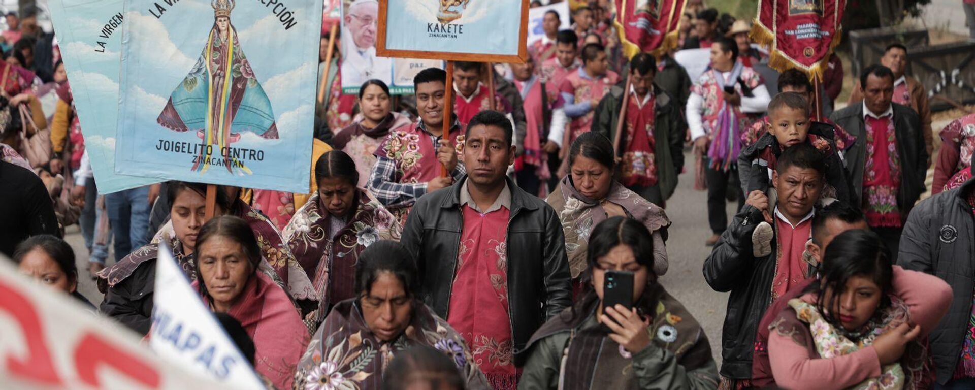 Miles de personas marcharon este sábado en San Cristóbal de las Casas, en Chiapas, para exigir un alto a la violencia que azota a ese estado del sur de México.  - Sputnik Mundo, 1920, 26.01.2025