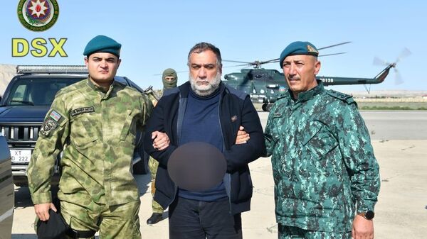 Rubén Vardanián (en el centro), exlíder de Nagorno Karabaj - Sputnik Mundo