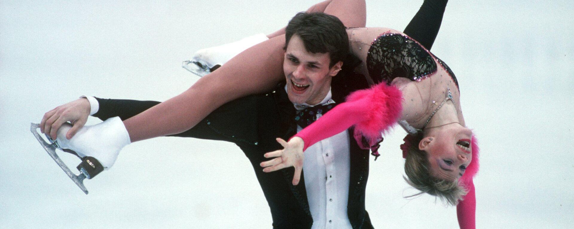 Evguenia Shishkova y Vadim Naúmov, campeones mundiales de patinaje artístico de 1994 - Sputnik Mundo, 1920, 30.01.2025
