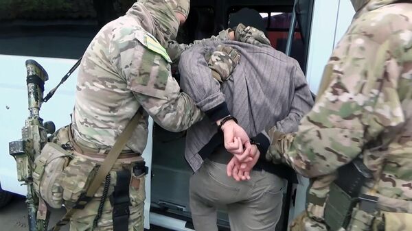 Agentes del Servicio Federal de Seguridad (FSB) ruso realizan una detención - Sputnik Mundo