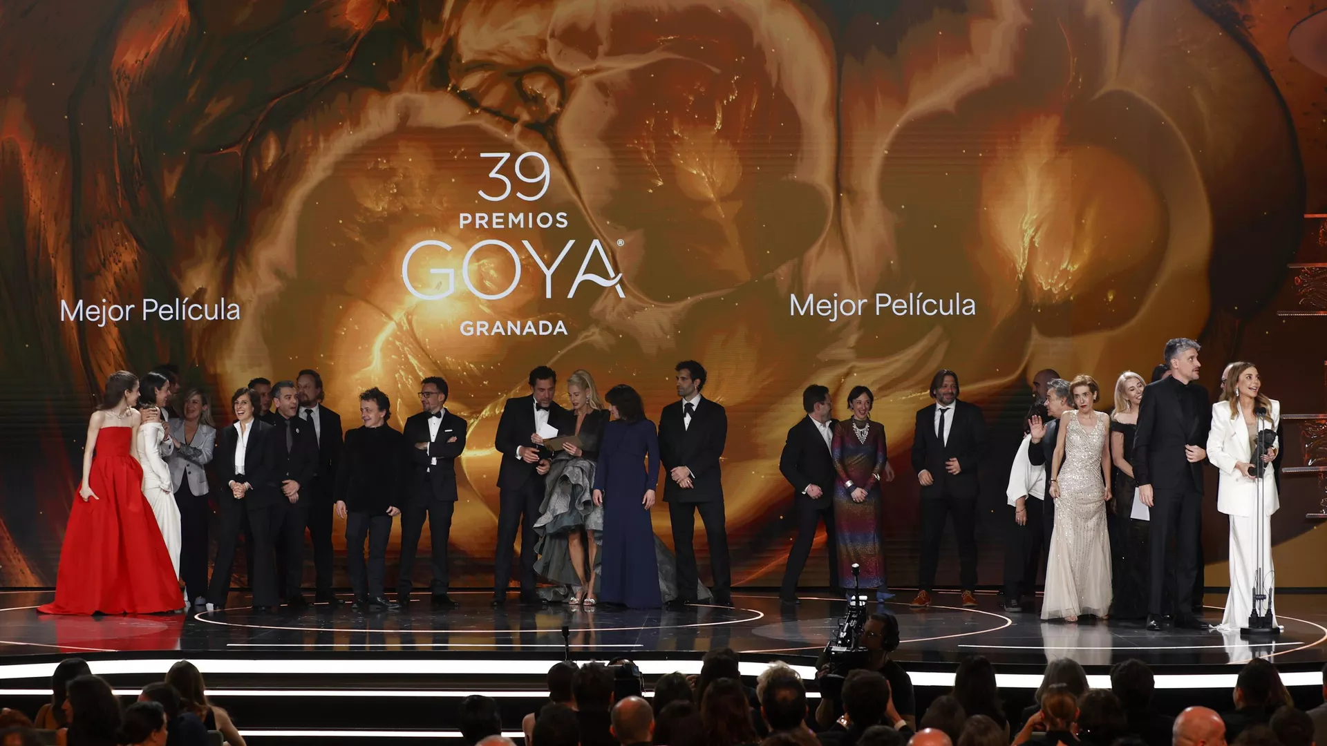 Las películas 'El 47' y 'La infiltrada' ganan el premio a la mejor película durante la 39.ª ceremonia de los Premios Goya en Granada, España, el 9 de febrero de 2025
