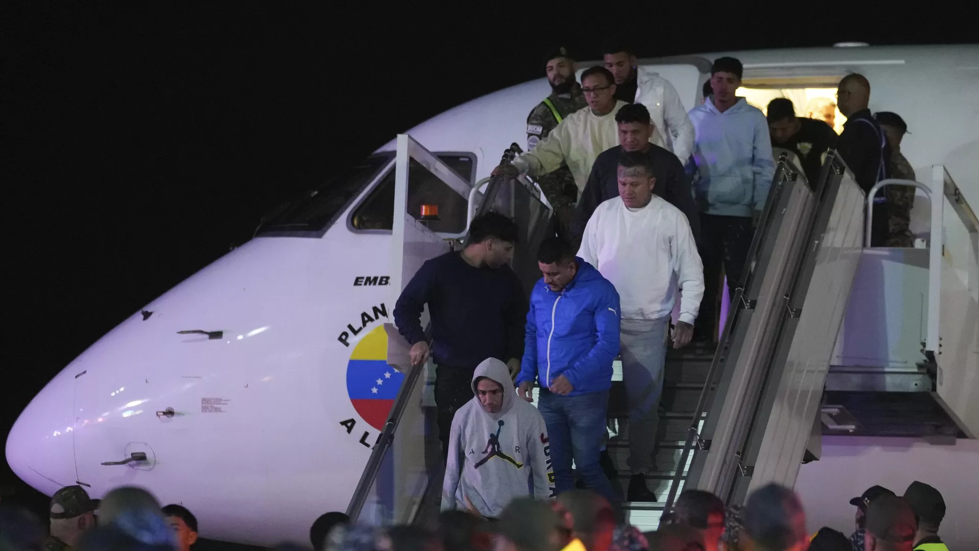 Llega a Caracas el vuelo con los venezolanos repatriados desde EEUU - Sputnik Mundo, 1920, 22.03.2025