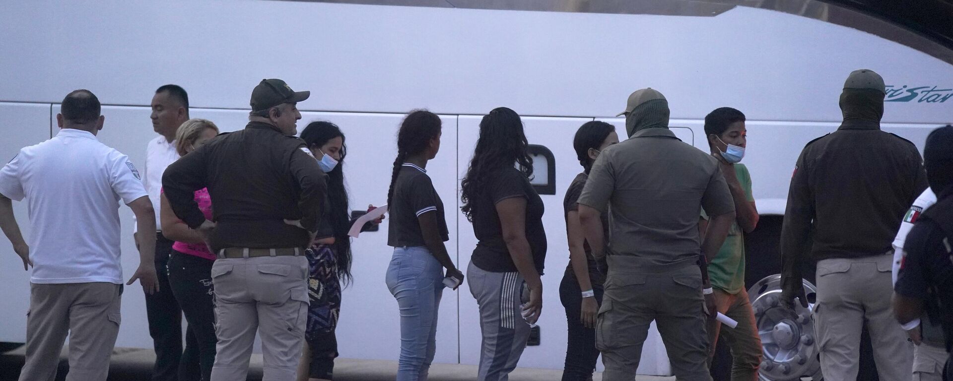 Migrantes mexicanos deportados - Sputnik Mundo, 1920, 16.02.2025