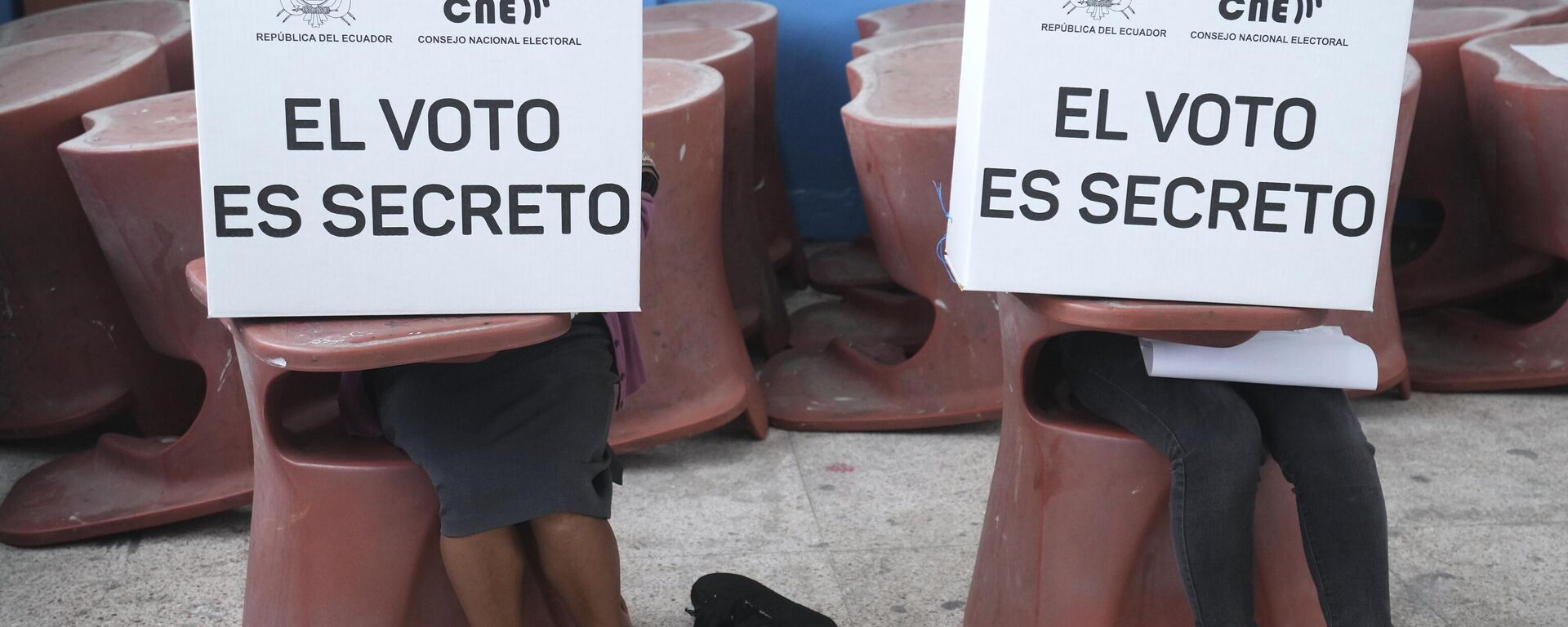 Избиратели на президентских выборах в Кито, Эквадор - Sputnik Mundo, 1920, 17.04.2025