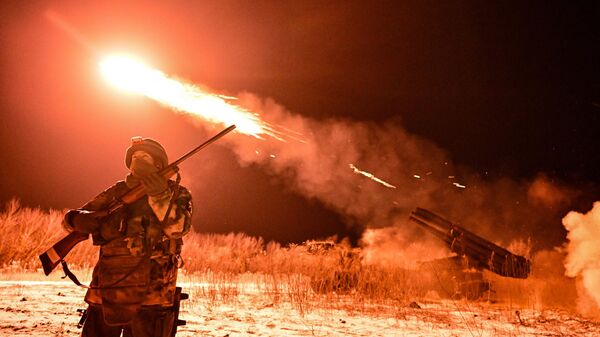 Работа РСЗО 9К57 Ураган добровольческого отряда Барс-22 Тигр в Курской области - Sputnik Mundo