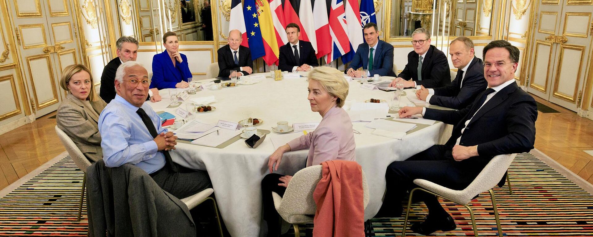 Reunión de urgencia de la UE en París - Sputnik Mundo, 1920, 18.02.2025