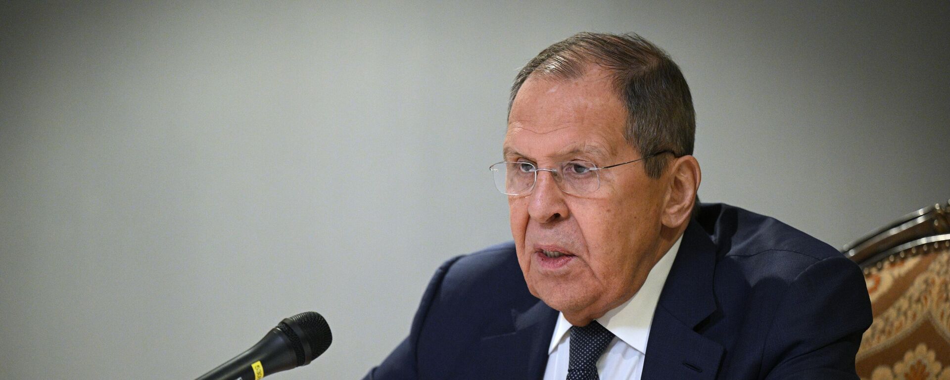 Serguéi Lavrov, ministro ruso de Asuntos Exteriores, ofrece una rueda de prensa tras las conversaciones bilaterales entre representantes rusos y estadounidenses sobre Ucrania en Riad  - Sputnik Mundo, 1920, 18.02.2025