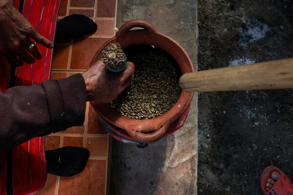 Cada provincia tiene su propia individualidad en el café. Doi Saket, Doi Chaang y Mae Wang, en Chiang Mai, producen cafés elegantes y florales. - Sputnik Mundo