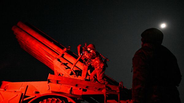 Soldados rusos en la zona de la operación militar especial  - Sputnik Mundo