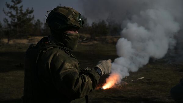 Soldado ruso en la zona de la operación militar especial en Ucrania - Sputnik Mundo