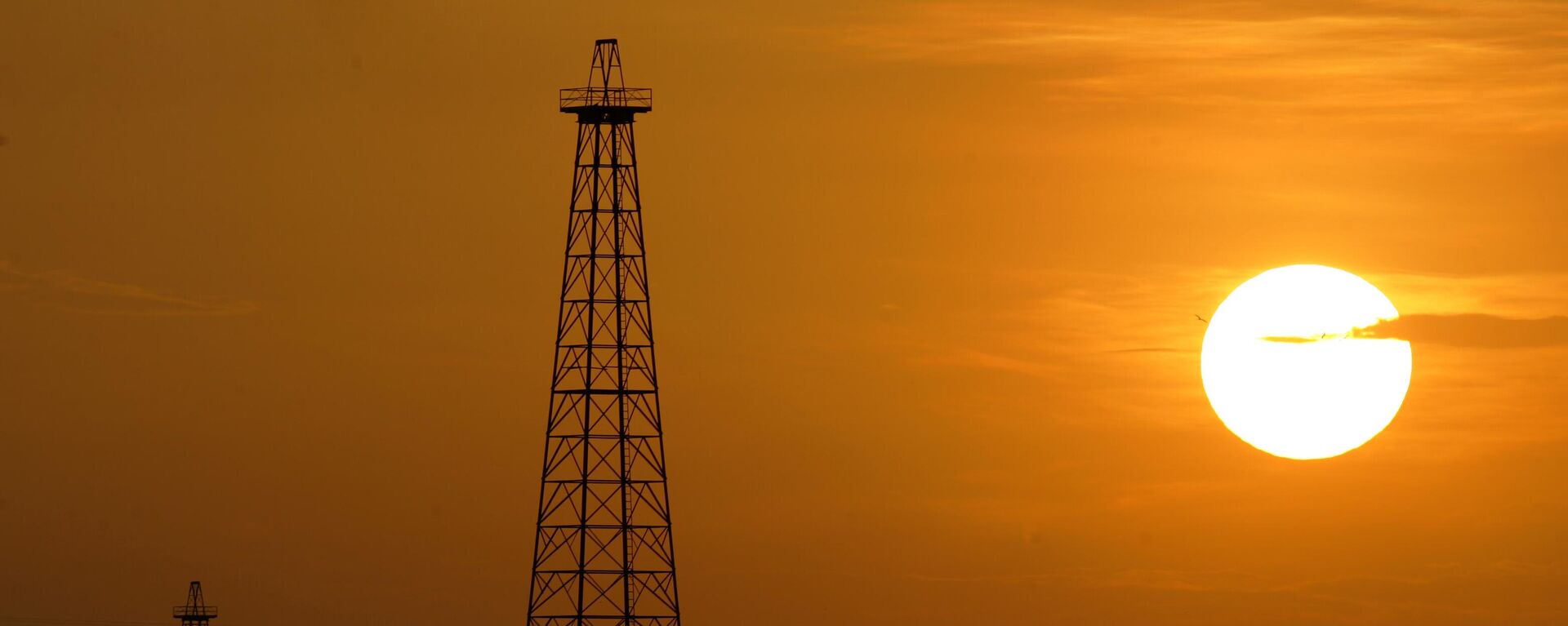 Perforaciones petrolíferas en el lago de Maracaibo, en el estado de Zulia, en Venezuela. - Sputnik Mundo, 1920, 07.03.2025