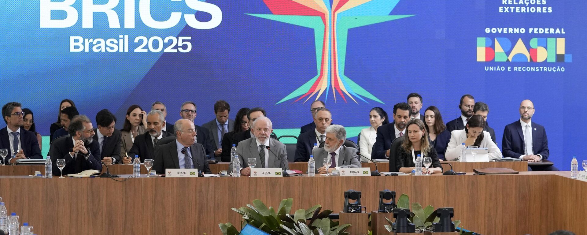 El presidente de Brasil, Luiz Inácio Lula da Silva, durante la sesión de apertura de la Primera Reunión de Sherpas en preparación para la reunión BRICS de julio en Brasil, el 26 de febrero de 2025 - Sputnik Mundo, 1920, 06.03.2025