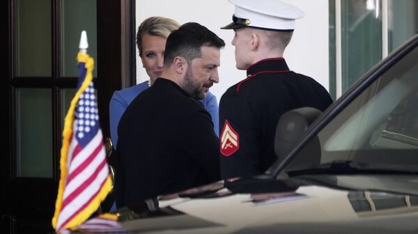 El presidente de Ucrania, Volodímir Zelenski, abandona la Casa Blanca este 28 de febrero de 2025 - Sputnik Mundo