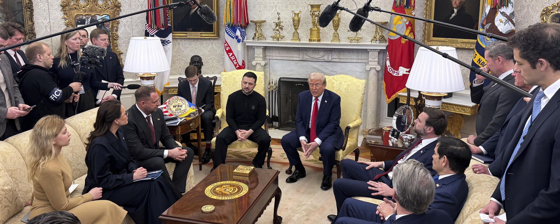 La reunión entre Volodímir Zelenski y el presidente de EEUU, Donald Trump, en la Casa Blanca - Sputnik Mundo, 1920, 28.02.2025