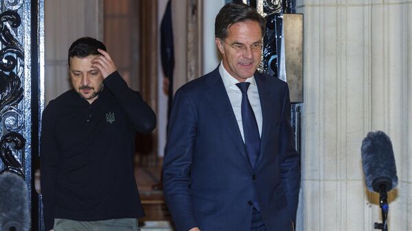 Volodímir Zelenski junto con Mark Rutte, secretario general de la OTAN - Sputnik Mundo
