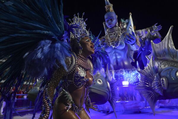 Según estimaciones del Ministerio de Turismo brasileño, las fiestas atraerán a más de 53 millones de personas, lo que supone un aumento del 8% respecto a la edición del año pasado. - Sputnik Mundo