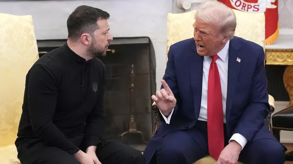 Volodímir Zelenski y el presidente de EEUU, Donald Trump, el 28 de febrero de 2025 - Sputnik Mundo