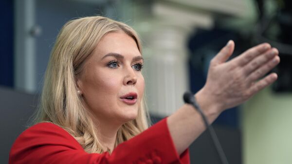 La secretaria de prensa de la Casa Blanca, Karoline Leavitt - Sputnik Mundo