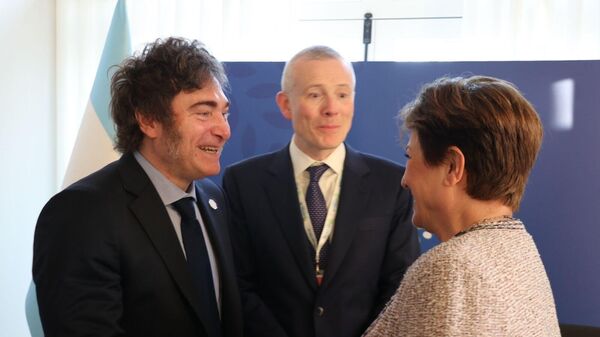 Javier Milei, presidente de Argentina, y Kristalina Georgieva, titular del FMI - Sputnik Mundo